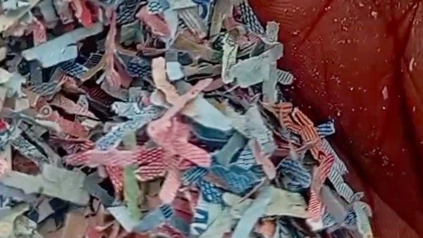 Cacahan Diduga Uang Rp100 Ribu Gegerkan Warga Setu Bekasi