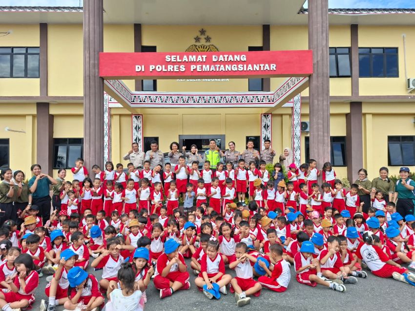 Belajar Tertib Lalu Lintas Sejak Dini, 180 Murid TK Cinta Rakyat Kunjungi Polres Pematangsiantar