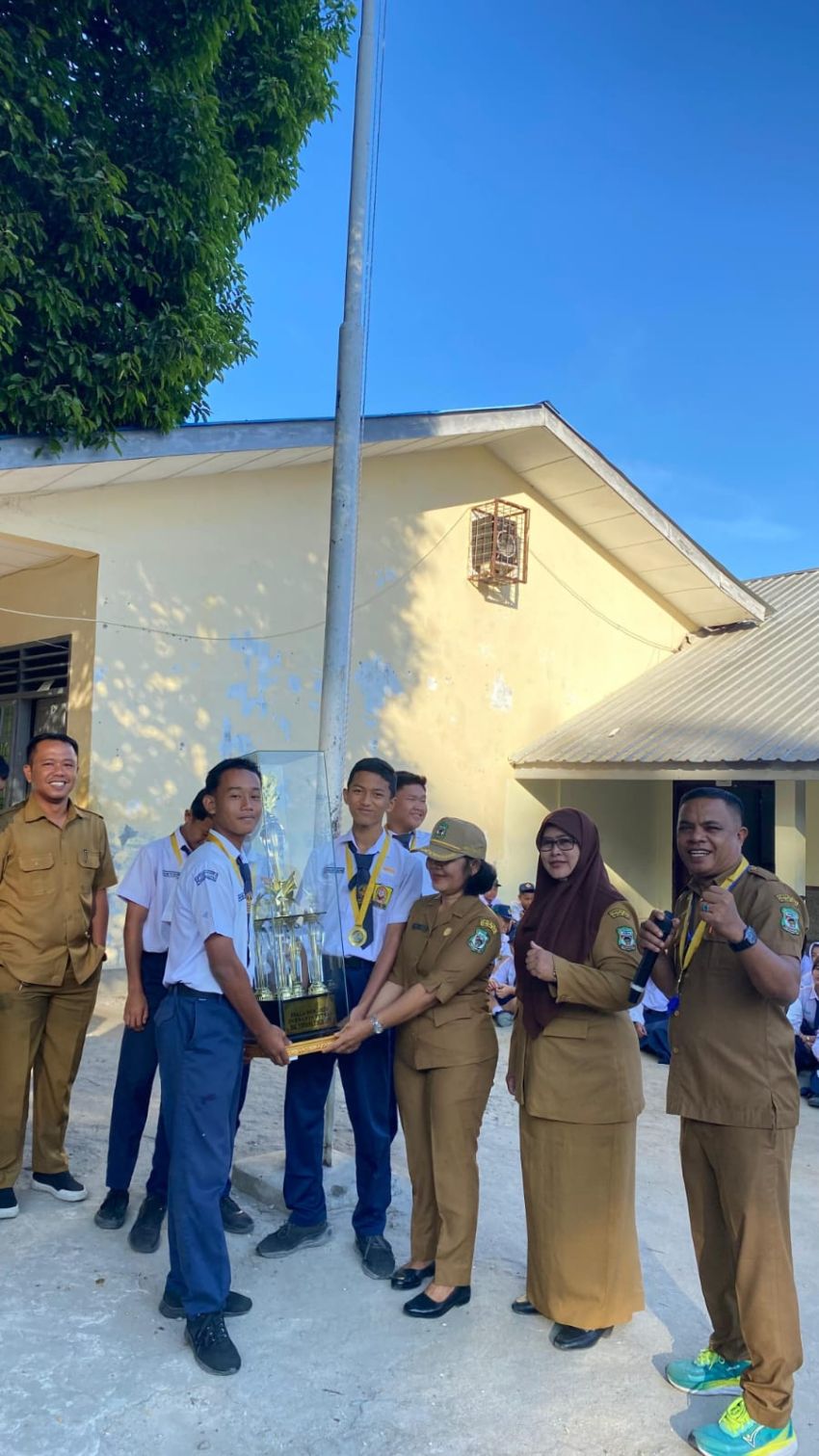 Siswa SMPN 4 Pematangsiantar Torehkan Prestasi Futsal