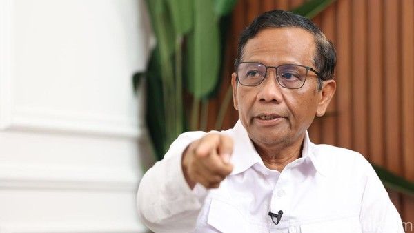 DPR Ganti Inosentius Samsul Jadi Adies Kadir, Mahfud MD: Seakan Mempermalukan Orang
