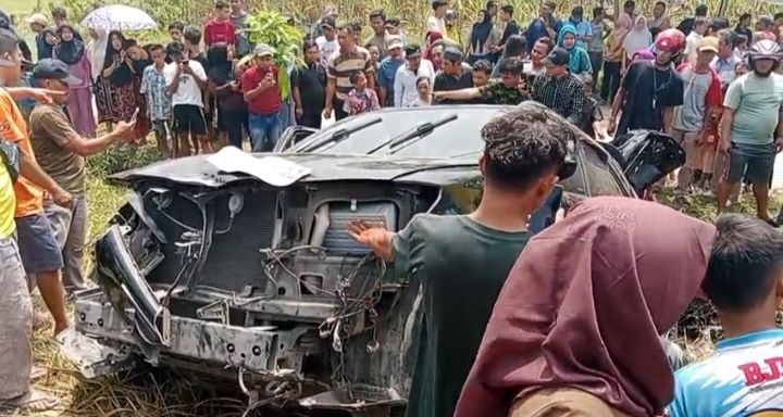Fortuner Ditabrak KA di Asahan, Dua Meninggal dan Satu Luka Berat