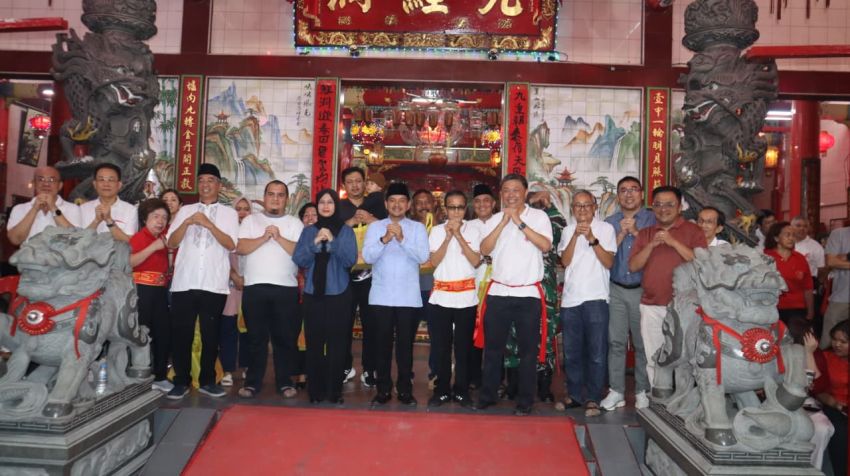 Wali Kota Tebingtinggi Hadiri Ritual Penyambutan Dewa Dewi Imlek 2577