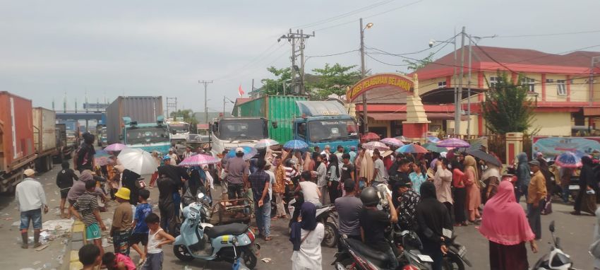 Ratusan Warga Belawan Unjuk Rasa, Tuntut Pelaku Tawuran Ditindak Tegas