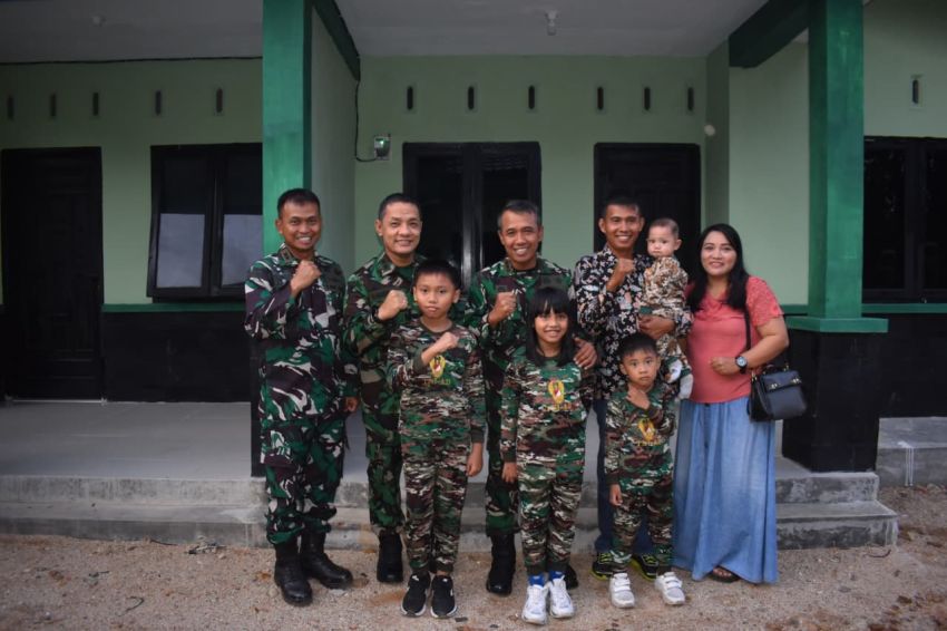Bantuan Kasad, Danrem 023/KS Serahkan Kunci Rumah Dinas Prajurit