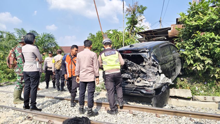 Kereta Api Tabrak Mobil Expander di Simalungun, Korban Mengalami Luka dan Trauma
