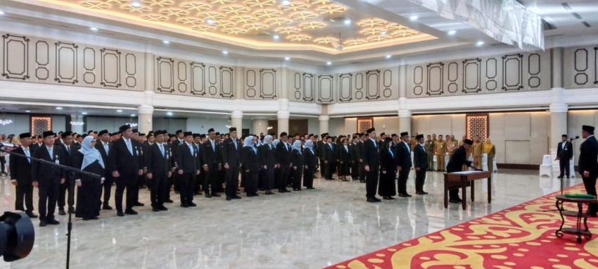 Bobby Nasution Lantik 308 Pejabat Pemprov Sumut, Tegaskan Perang Lawan Pungli