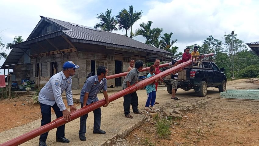 Warga Desa Harenoro dan Sisarahililaza Sambut Baik Proyek Listrik Desa, Berikan Lahan dan Tenaga Gratis