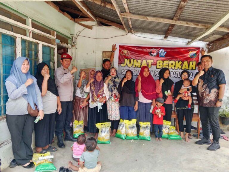 Jumat Berkah, Satresnarkoba Polres Batubara Bagikan Sembako dan Edukasi Bahaya Narkoba