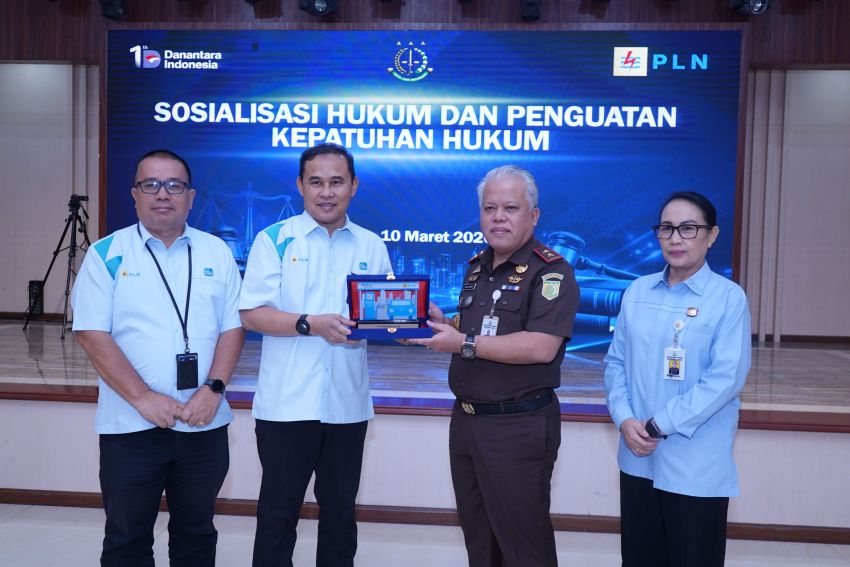 Kejati Sumut Sosialisasikan Kepatuhan Hukum kepada Pejabat PLN UID Sumut