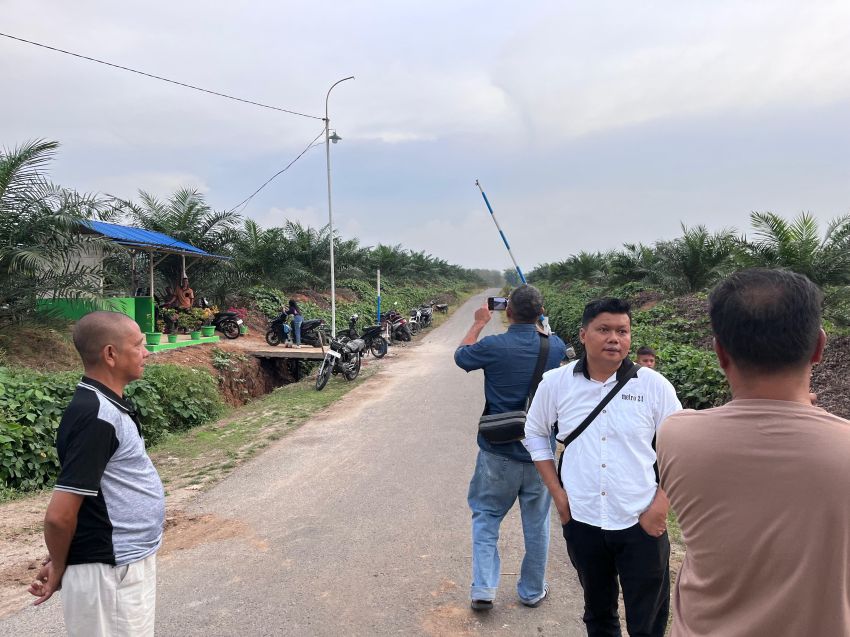 Warga Dua Desa Protes Pemasangan Portal Jalan Oleh PTPN 4 Kebun Sei Putih Galang