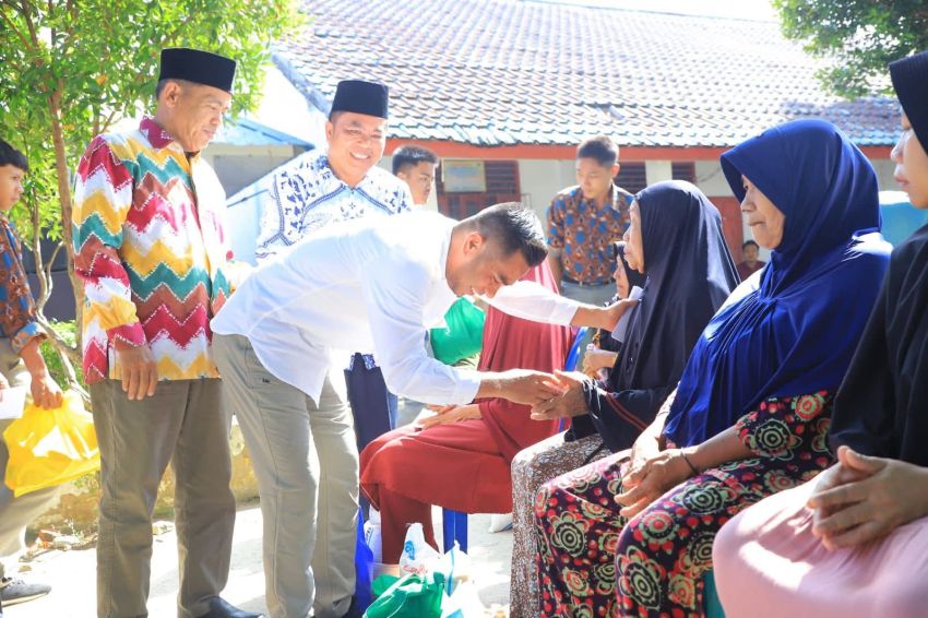 SMA Kesuma Bangsa Londut Santuni 300 Anak Yatim dan Duafa