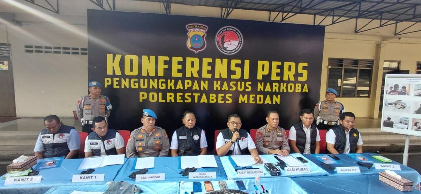 Diduga Gunakan Vape Berisi Narkoba, Selebgram DJ Wanita Ditangkap