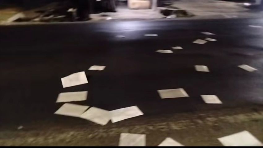 Warga Heboh, Dokumen ber Kop RSUD Kotapinang Berserakan di Jalinsum Labuhan Kotapinang