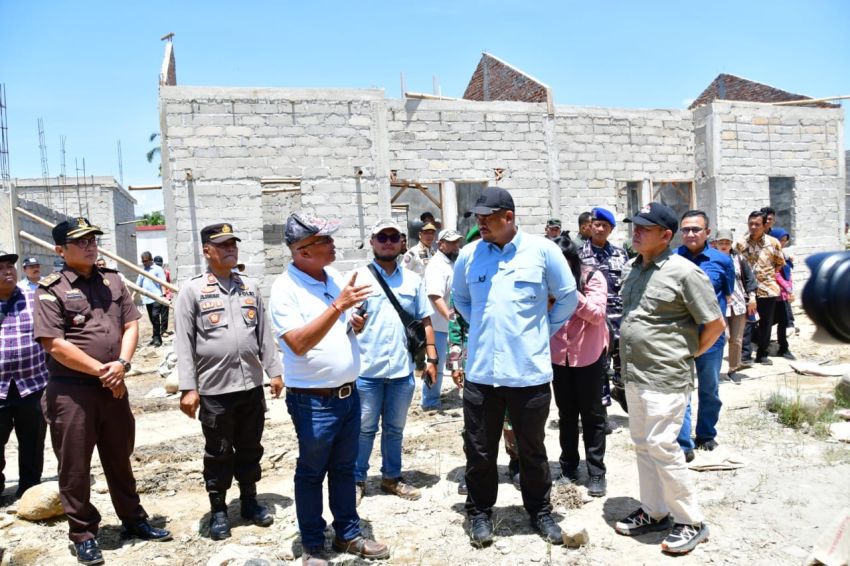 Wabup Tapteng Dampingi Gubsu ke Huntara, Huntap Siap Dihuni Jelang Idulfitri