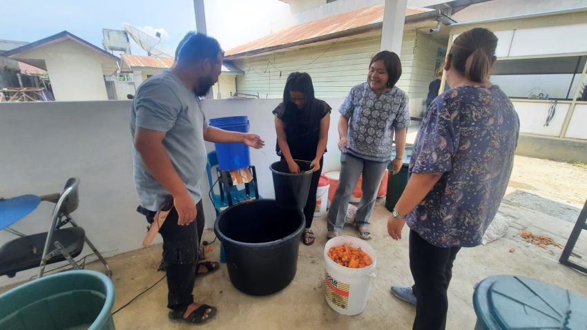 PERMATA dan MTPP GBKP Kembangkan Kompos Cair dari Limbah Pertanian