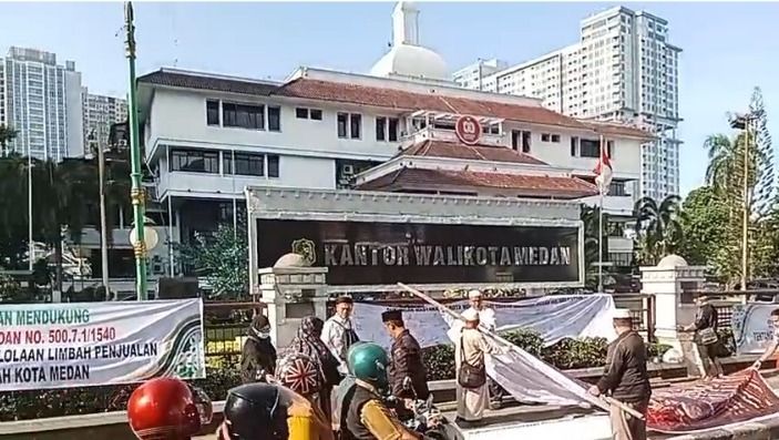 Sejumlah Massa Umat Islam Pendukung SE Wali Kota Medan Mulai Berdatangan
