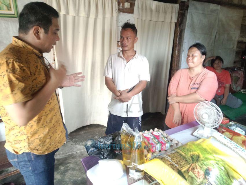 Hendra Pardede Serahkan Bantuan kepada Keluarga Yatim Piatu di Pematangsiantar