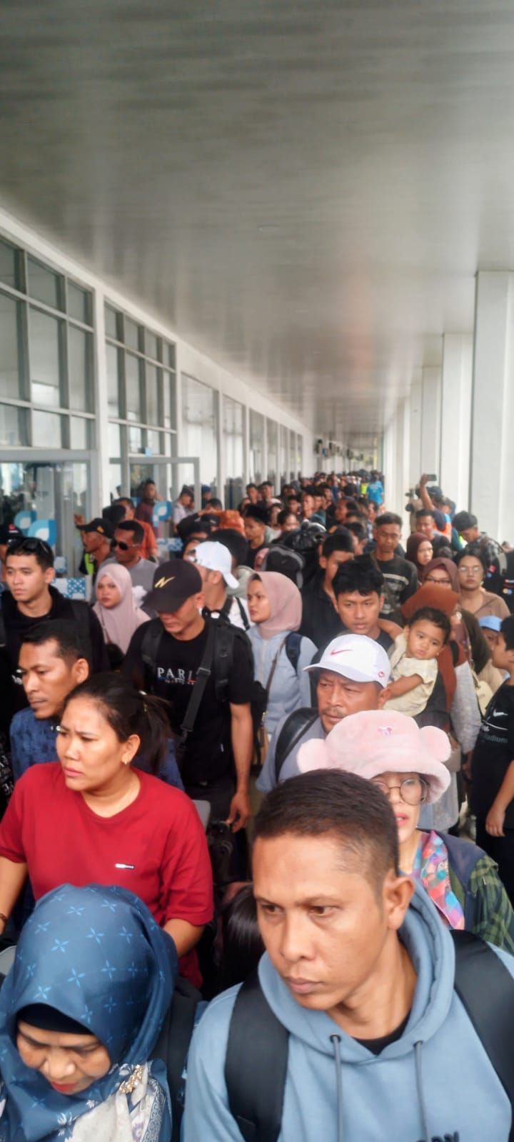 Pemudik Iduk Fitri Mulai Padati Pelabuhan Belawan