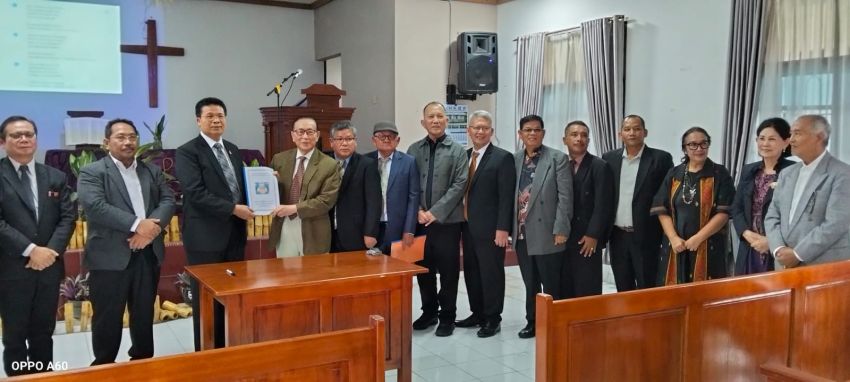 Pomparan St Kornelius Hibahkan Tanah ke Kantor Pusat HKBP, Ephorus Ucapkan Terima Kasih