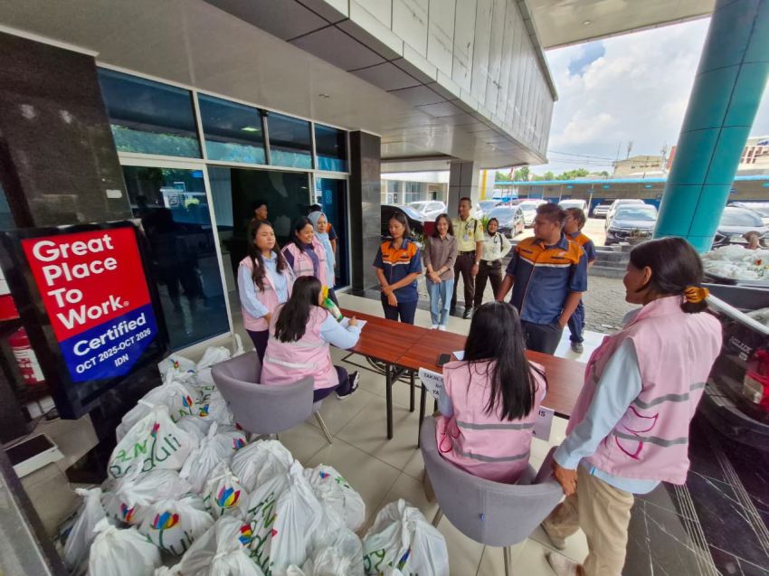 Srikandi PLN UIP SBU dan TJSL Gelar Pasar Hemat