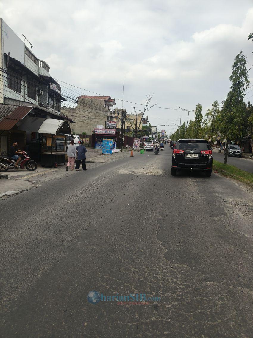 Jalan Setia Budi Medan Selayang Rusak, Warga Harap Segera Diperbaiki
