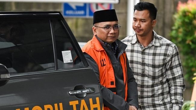 Yaqut Cholil Kembali Berompi Oranye, Dijebloskan ke Rutan KPK