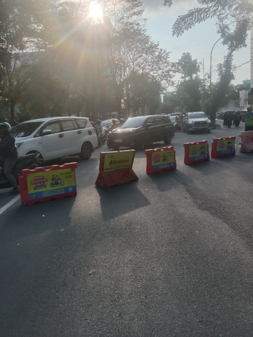 Arus Lalu Lintas Ke Kawasan Kantor Wali Kota Medan Ditutup Total