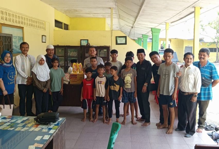 Sahabat Halomoan Sianturi Salurkan Sembako, Tegaskan Dukungan Jelang Pemilihan Ketum DPN PERADI