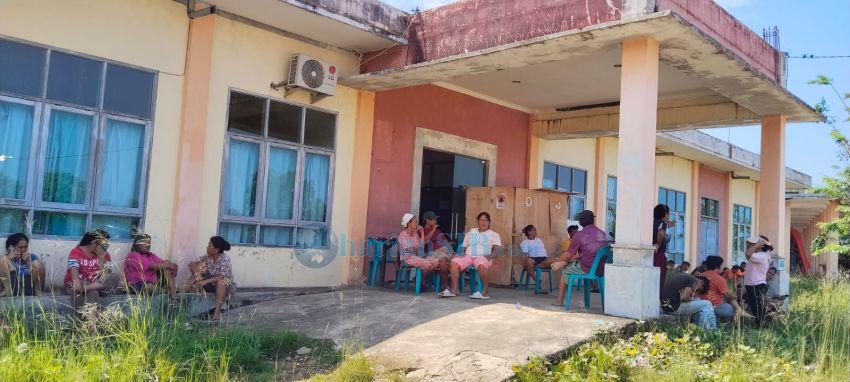 Warga Datangi Eks STT Perikanan Panomboman, Minta Bantuan Segera Disalurkan