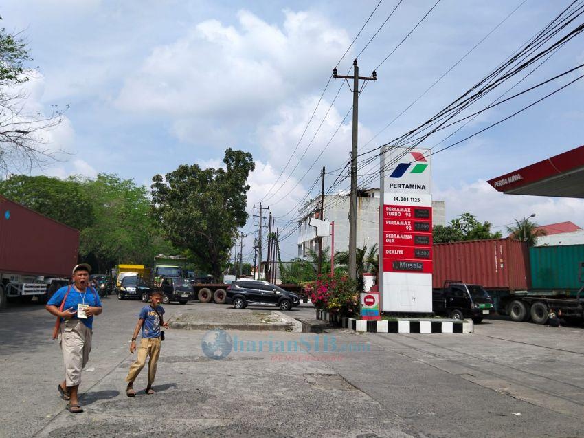 Kuatir Tidak Dapat BBM, Antrean Panjang Terjadi Di Sejumlah SPBU di Medan