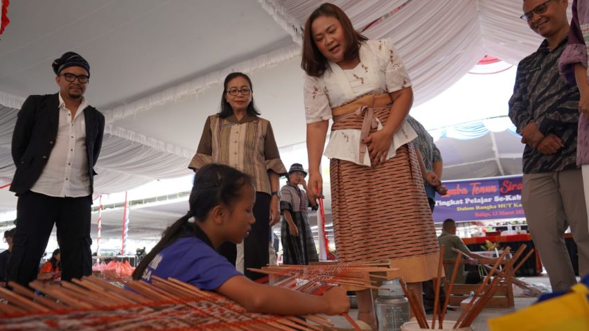 Pemkab Toba Gelar Lomba Tenun Surat Tojuk Tingkat Pelajar