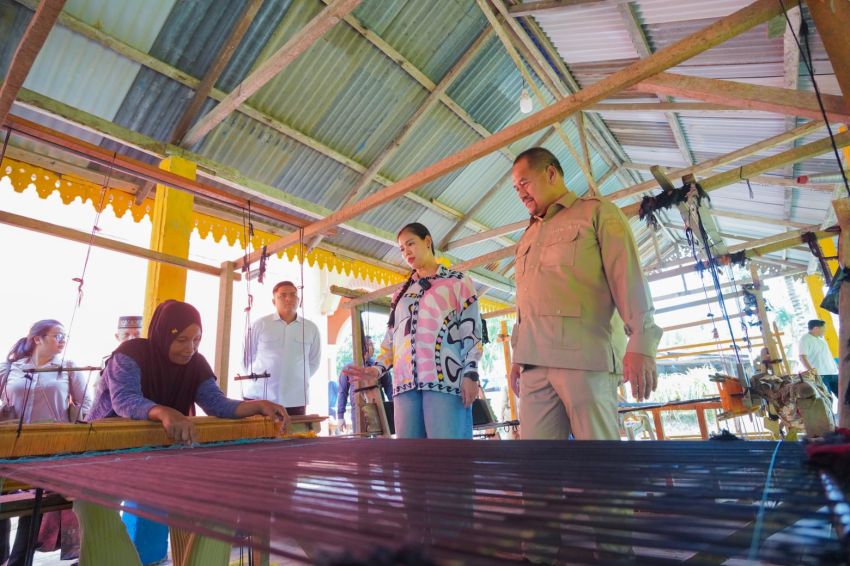 Baharuddin Siagian : Kain Songket Batubara Dikenal hingga Mancanegara