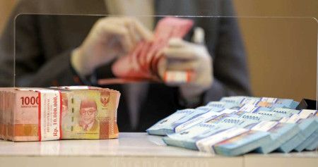 Bank Dunia Soroti Upah Minimum di Indonesia, Dinilai Picu Peningkatan Pekerja Informal