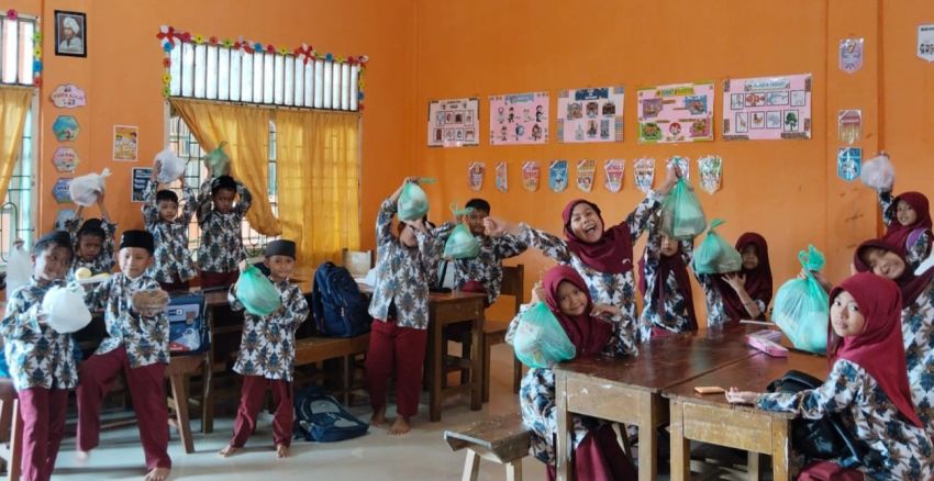 Selama Ramadan, SPPG Seibuluh Seibamban Salurkan Menu Makanan Kering ke Penerima Manfaat MBG