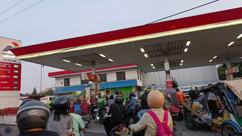 Perang Amerika-Israel Vs Iran Picu Panic Buying BBM di Medan, Ratusan Motor Antre di SPBU