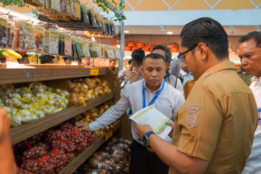 Pantau Pasar Jelang Idulfitri, Wali Kota Medan Pastikan Stok Aman dan Harga Stabil