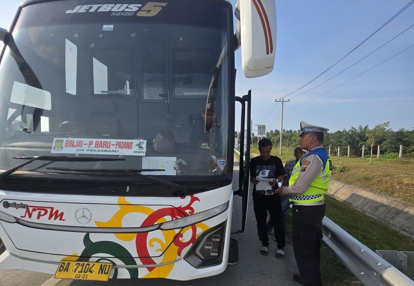 Kasat Lantas Polres Batubara Turun Langsung Pantau Arus Lalu Lintas