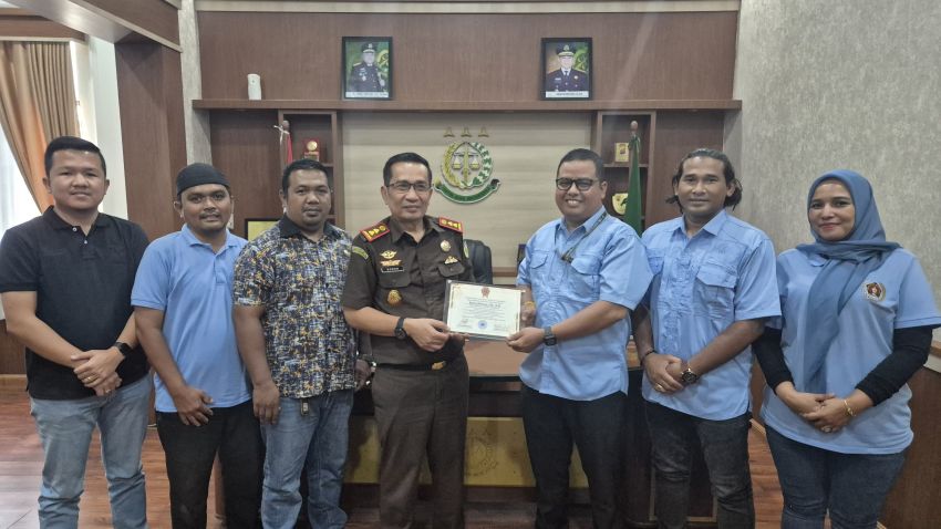 Perkuat Sinergitas, PWI Tanjungbalai Silaturahmi dengan Kajari Tanjungbalai