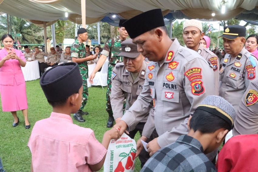 Kapolres Simalungun Santuni Anak Yatim dan Kaum Dhuafa