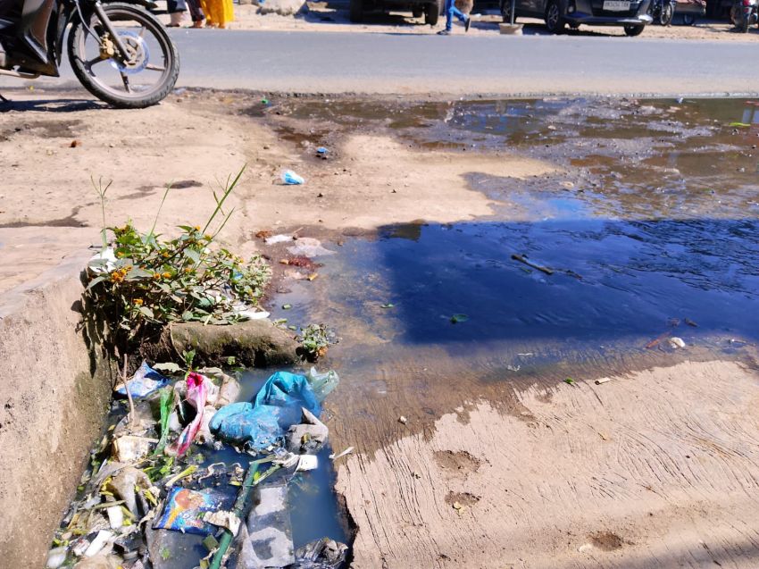 Drainase Jalan Sutomo Saribudolok Mampet