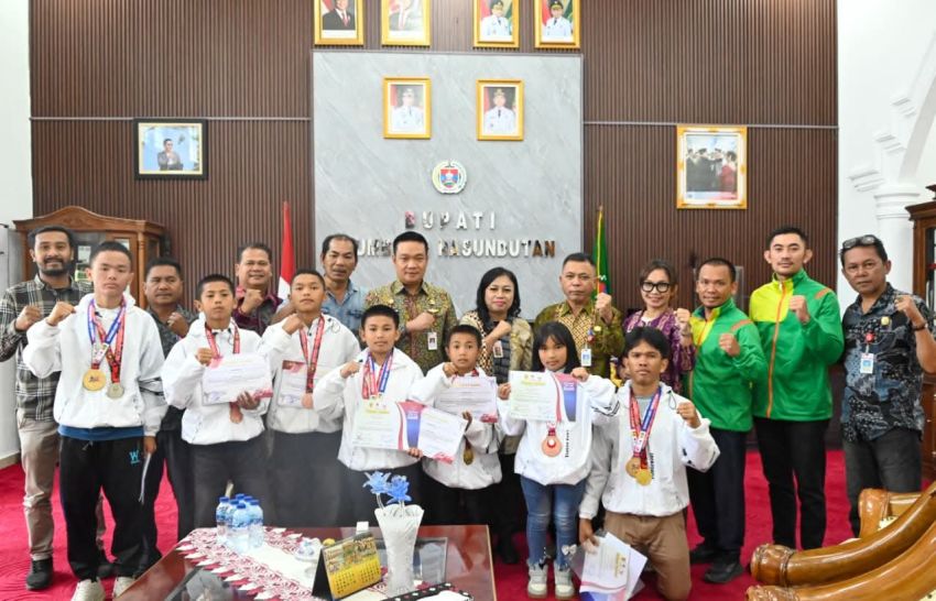 Bupati Berangkatkan Atlet Humbahas Mengikuti Kejurnas Forki ke Jawa Barat