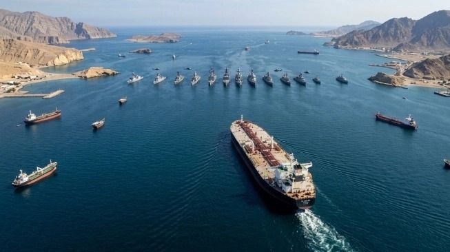 Iran Umumkan Selat Hormuz Dibuka Penuh