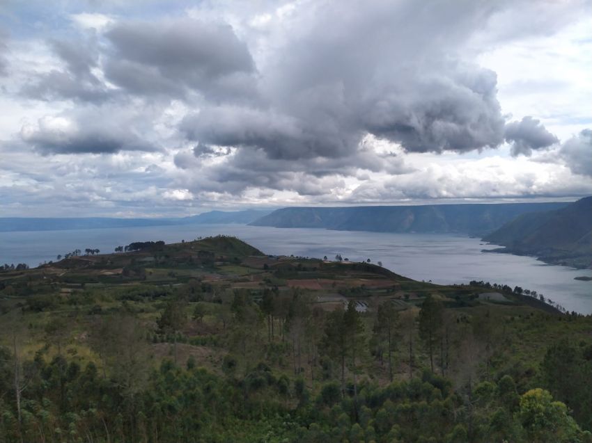 Indahnya Panorama Danau Toba dari Bukit Sipiso-piso