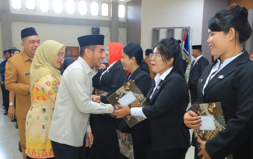 Wabup Labura Lantik 7 Pejabat Eselon III dan IV