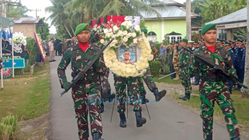 Jenazah Pahlawan Perdamaian Asal Sergai Diberangkatkan ke TMP Lubukpakam