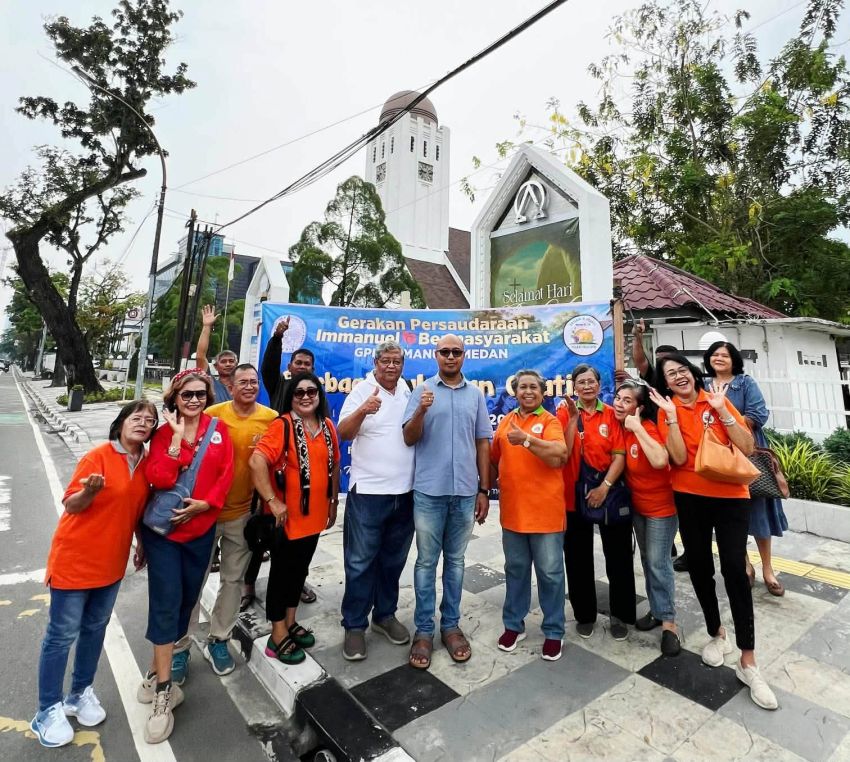 Pelkat PKLU GPIB Immanuel Medan Bagikan Ratusan Makanan Gratis di Hari Kartini
