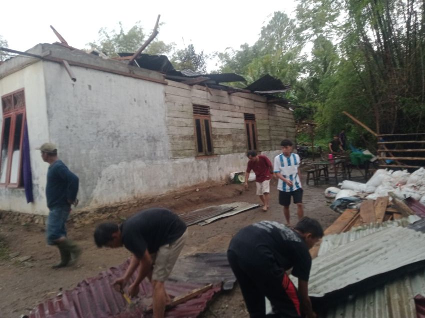 Puting Beliung Terjang Sipoholon, 21 Rumah Warga Rusak