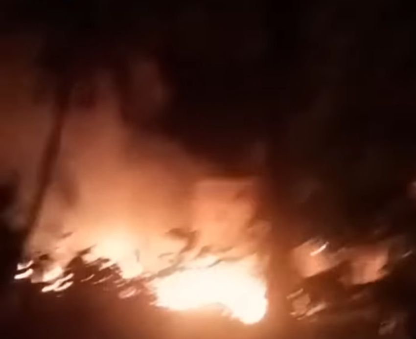 Dua Rumah Ludes Terbakar, Diduga Akibat Korsleting Listrik