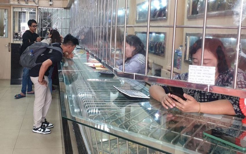 Emas Sentuh Rp2,65 Juta per Gram, Warga Medan Pilih Tunda Transaksi