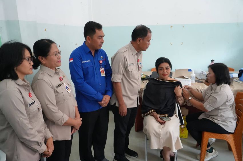 Kick Off Vaksinasi MR di RSUD Doloksanggul, Tenaga Medis Jadi Sasaran Utama